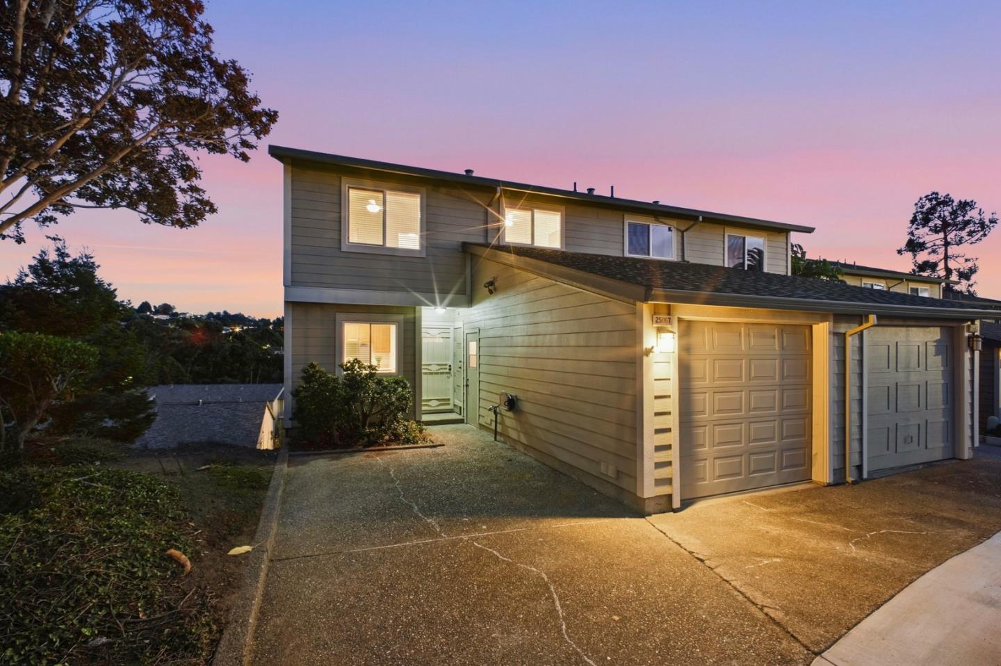 Detail Gallery Image 3 of 38 For 25067 Oakridge Ct, Hayward,  CA 94541 - 3 Beds | 2/1 Baths