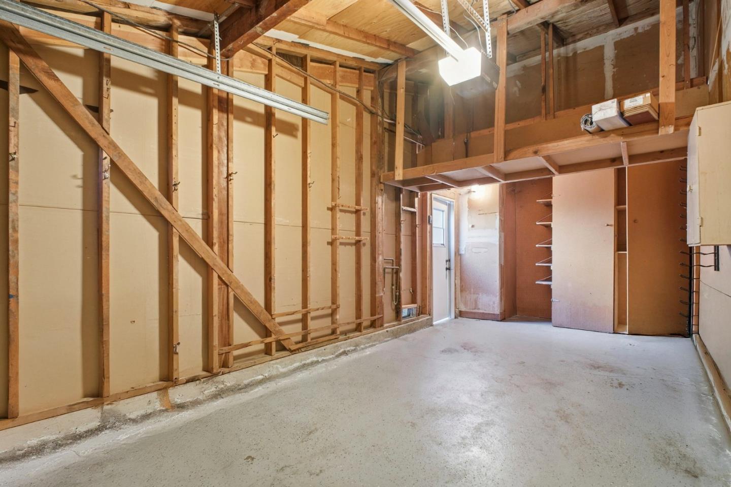 Detail Gallery Image 30 of 38 For 25067 Oakridge Ct, Hayward,  CA 94541 - 3 Beds | 2/1 Baths