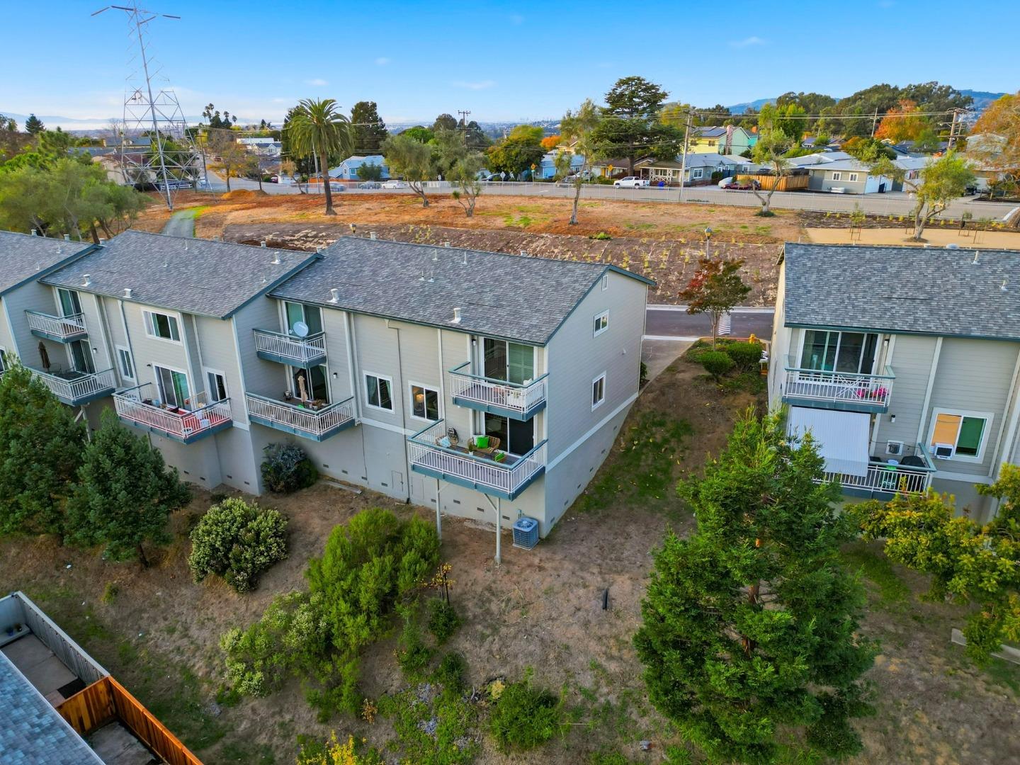 Detail Gallery Image 37 of 38 For 25067 Oakridge Ct, Hayward,  CA 94541 - 3 Beds | 2/1 Baths