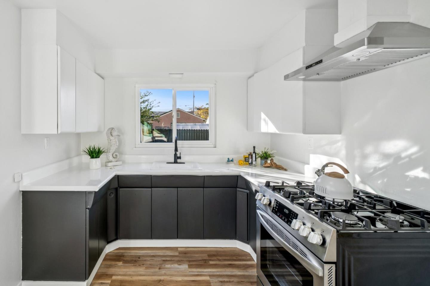 Detail Gallery Image 17 of 47 For 17221 via Estrella, San Lorenzo,  CA 94580 - 3 Beds | 1 Baths