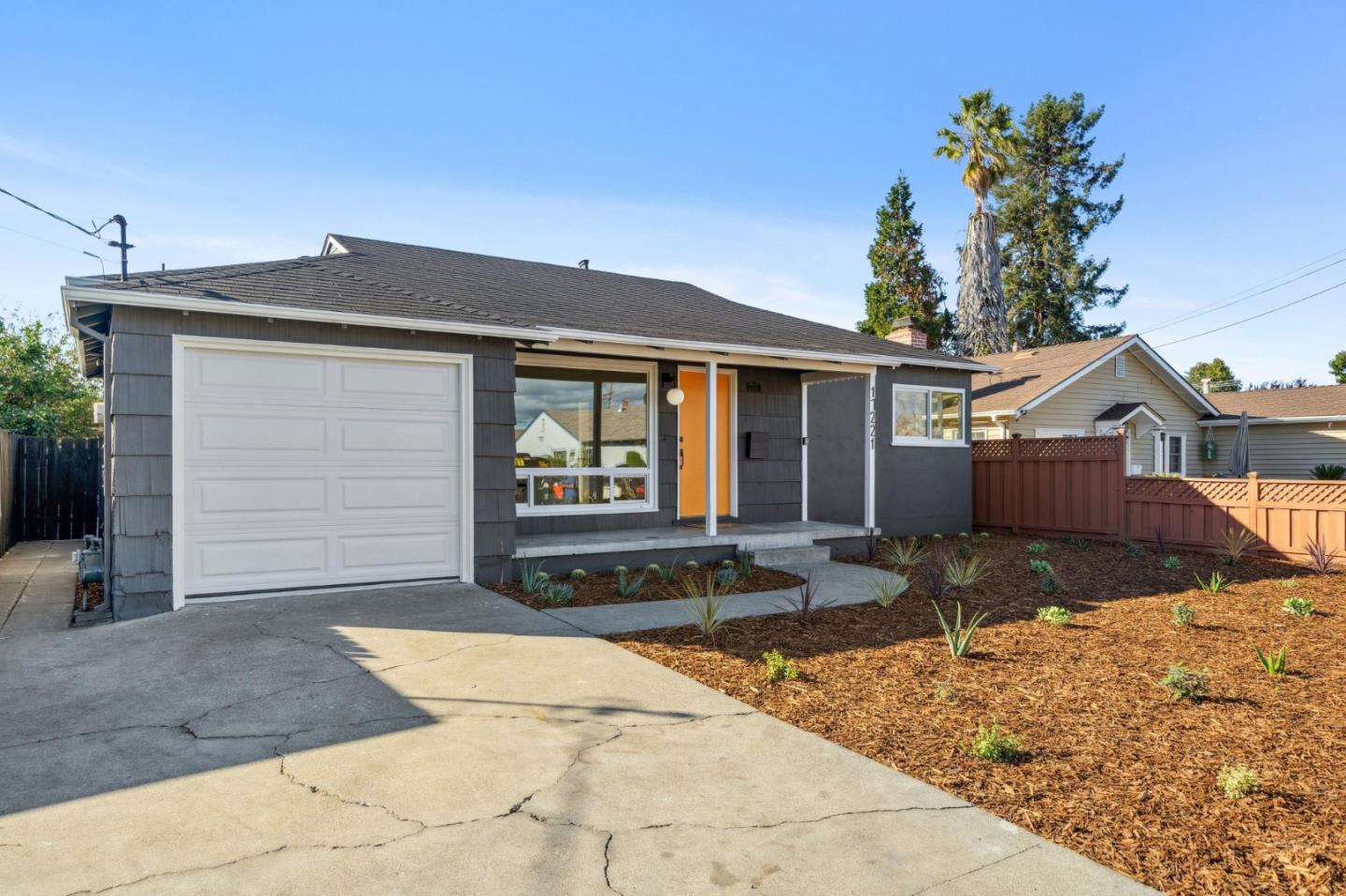 Detail Gallery Image 2 of 47 For 17221 via Estrella, San Lorenzo,  CA 94580 - 3 Beds | 1 Baths