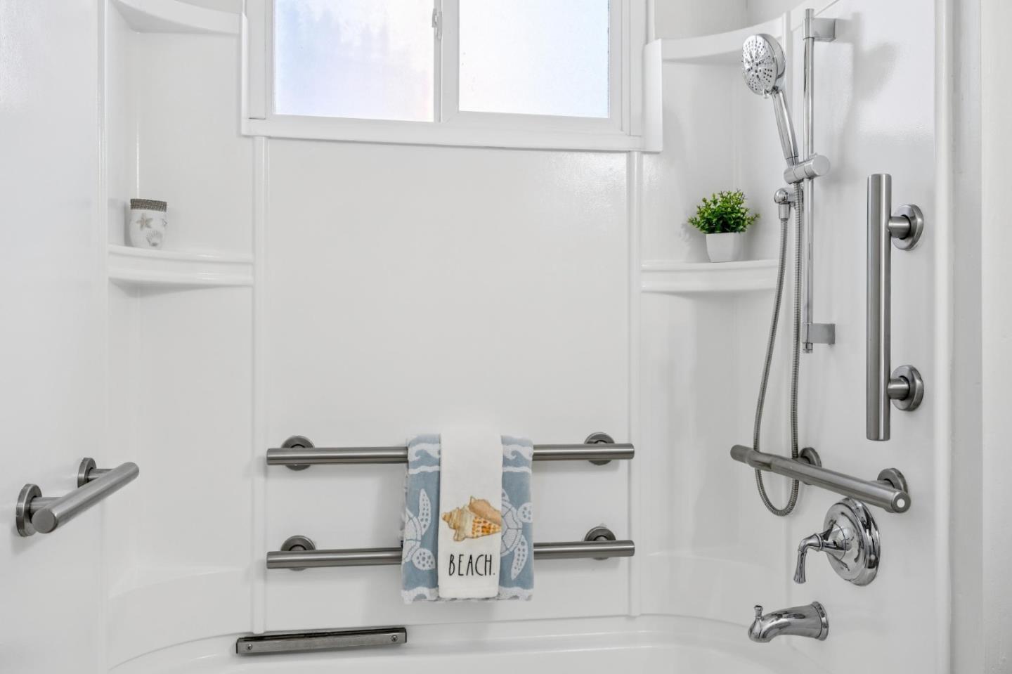 Detail Gallery Image 27 of 47 For 17221 via Estrella, San Lorenzo,  CA 94580 - 3 Beds | 1 Baths