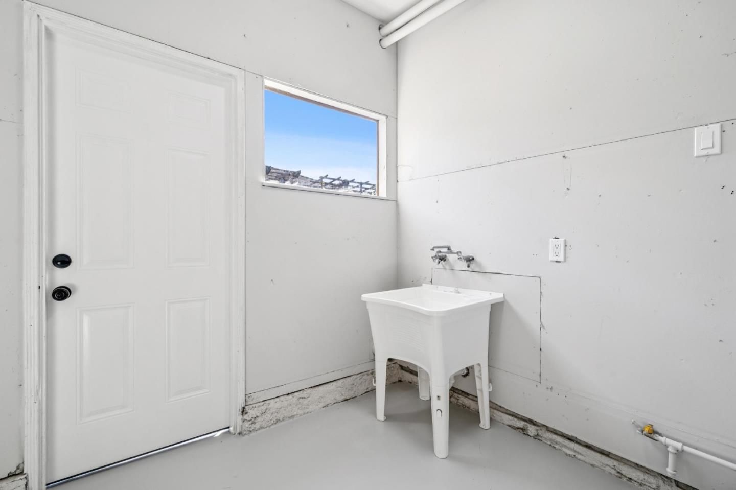 Detail Gallery Image 40 of 47 For 17221 via Estrella, San Lorenzo,  CA 94580 - 3 Beds | 1 Baths