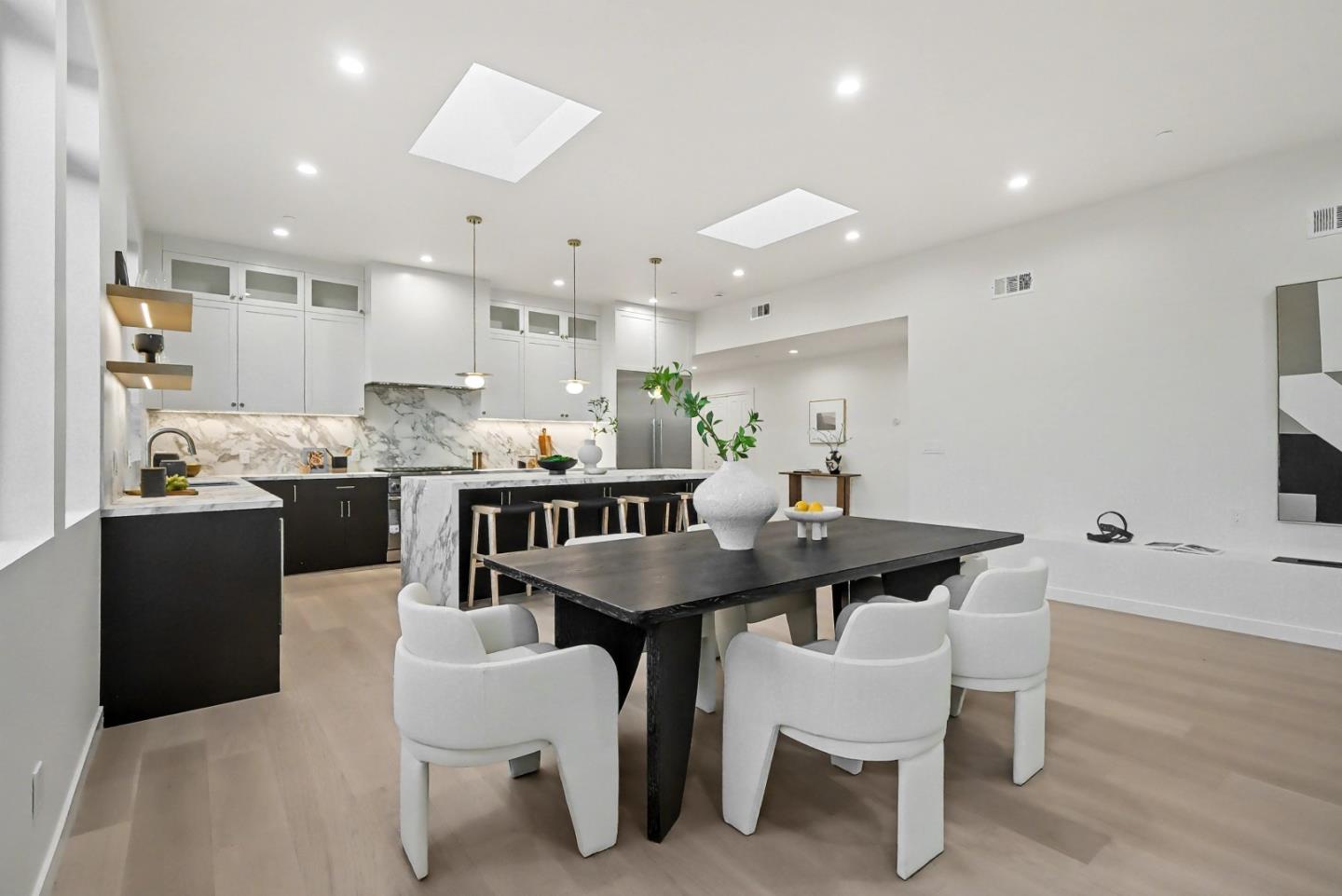 Detail Gallery Image 16 of 61 For 1125 Plymouth Dr, Sunnyvale,  CA 94087 - 4 Beds | 3 Baths