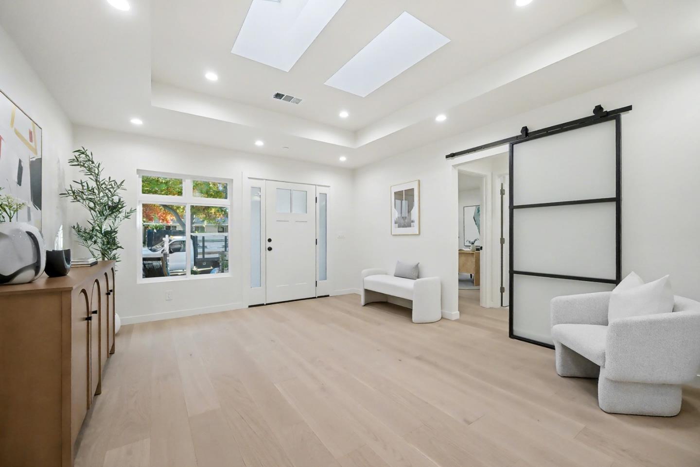 Detail Gallery Image 7 of 61 For 1125 Plymouth Dr, Sunnyvale,  CA 94087 - 4 Beds | 3 Baths