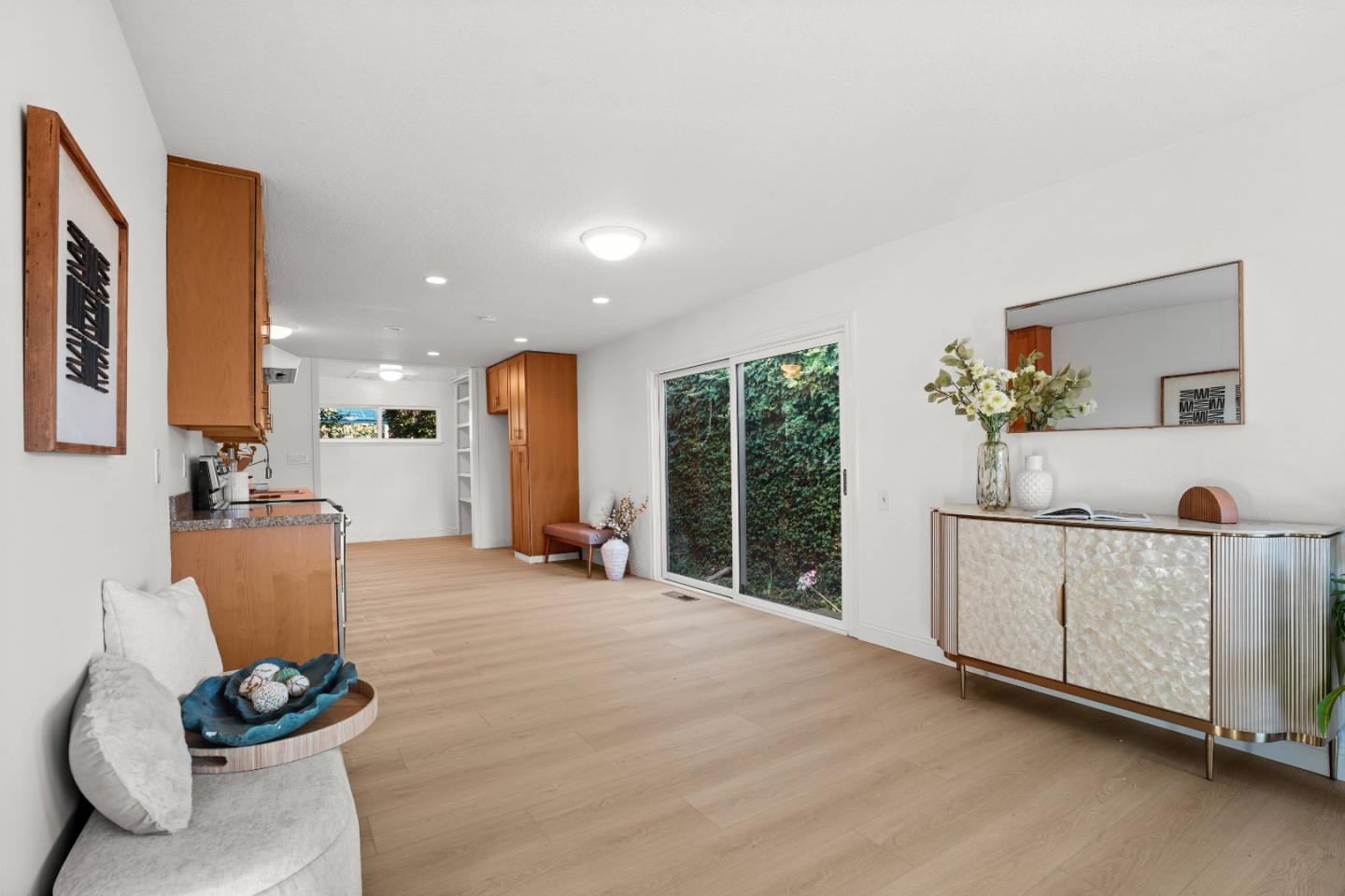 Detail Gallery Image 13 of 60 For 887 Kozera Dr, San Jose,  CA 95136 - 5 Beds | 2/1 Baths