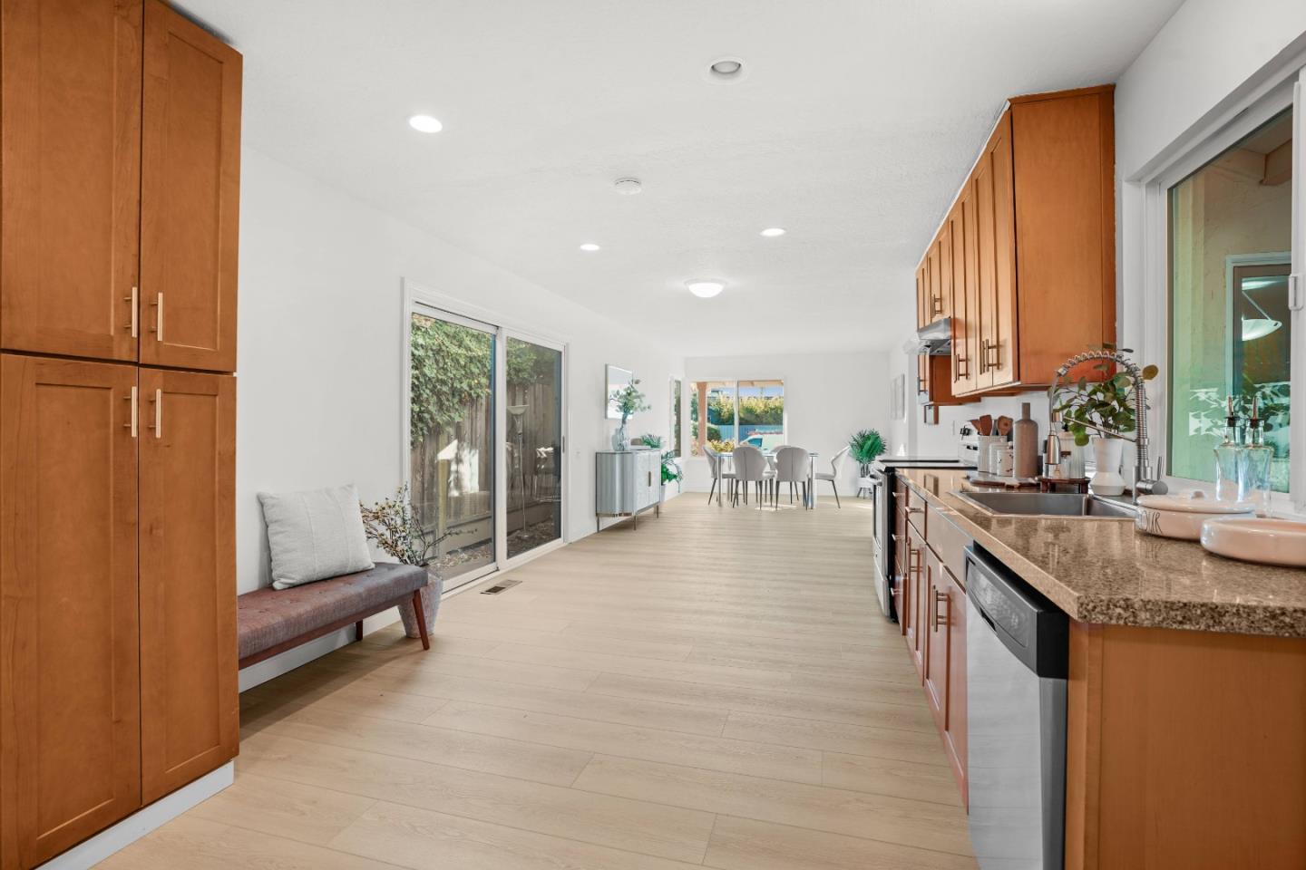 Detail Gallery Image 16 of 60 For 887 Kozera Dr, San Jose,  CA 95136 - 5 Beds | 2/1 Baths