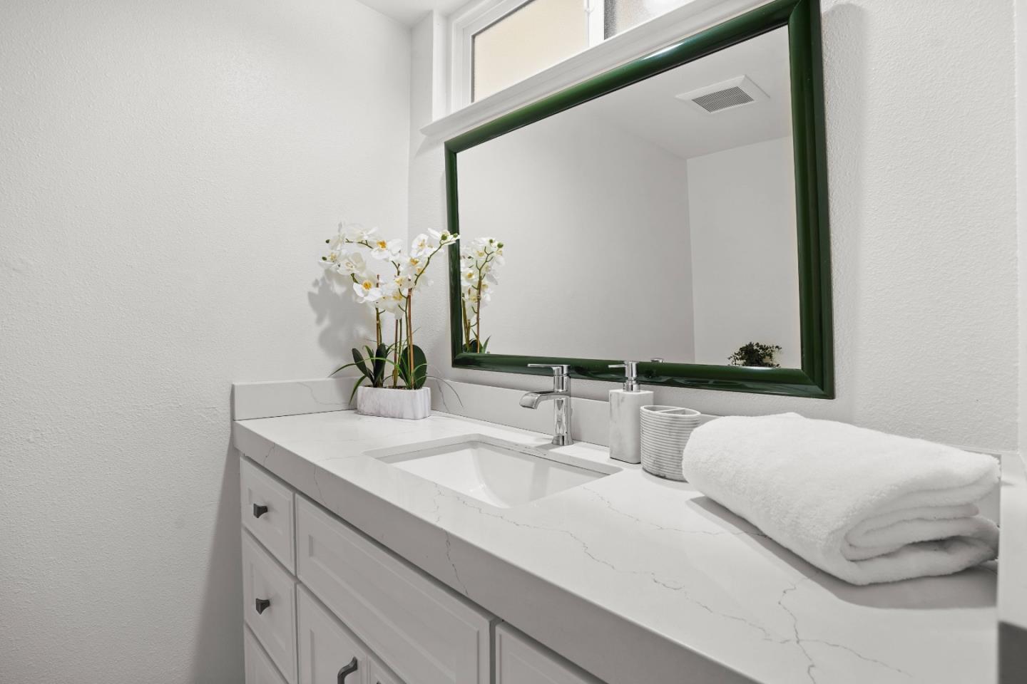 Detail Gallery Image 29 of 60 For 887 Kozera Dr, San Jose,  CA 95136 - 5 Beds | 2/1 Baths