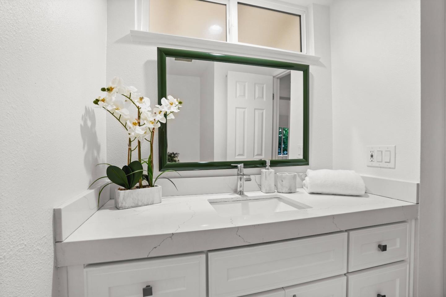 Detail Gallery Image 30 of 60 For 887 Kozera Dr, San Jose,  CA 95136 - 5 Beds | 2/1 Baths