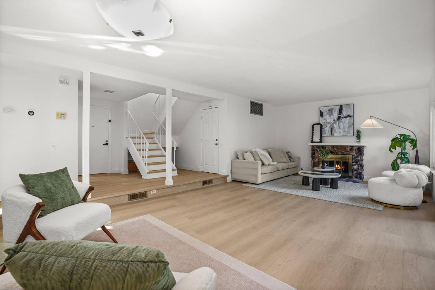 Detail Gallery Image 5 of 60 For 887 Kozera Dr, San Jose,  CA 95136 - 5 Beds | 2/1 Baths