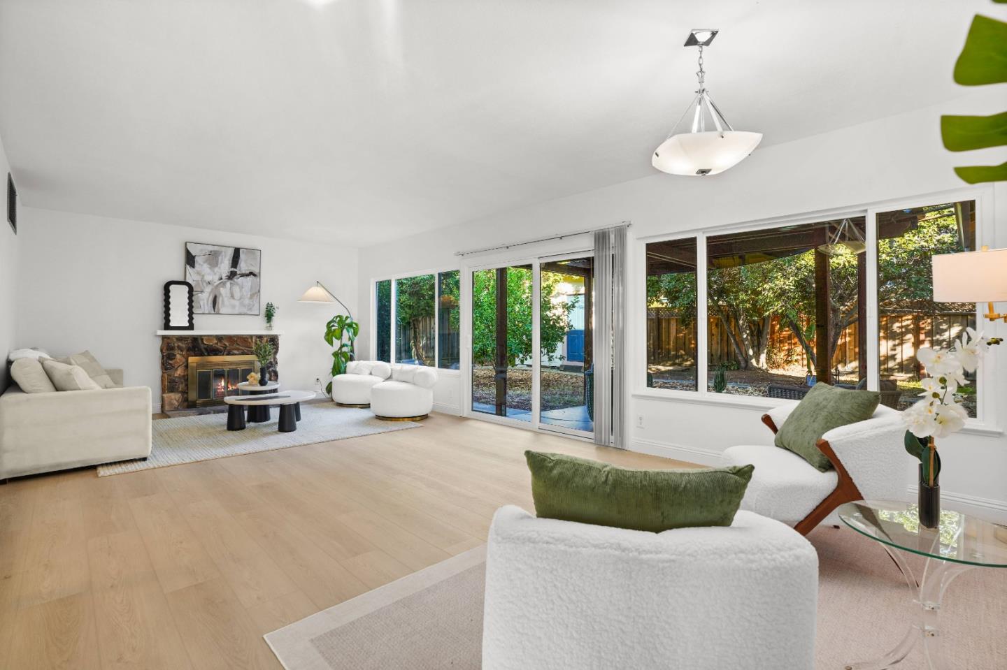 Detail Gallery Image 7 of 60 For 887 Kozera Dr, San Jose,  CA 95136 - 5 Beds | 2/1 Baths