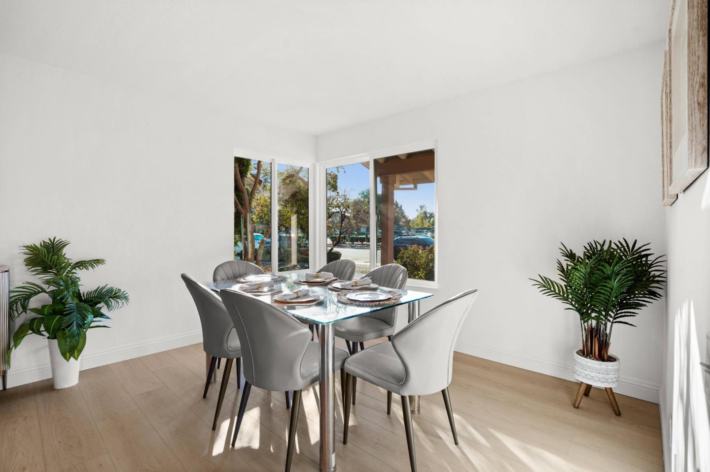 Detail Gallery Image 9 of 60 For 887 Kozera Dr, San Jose,  CA 95136 - 5 Beds | 2/1 Baths