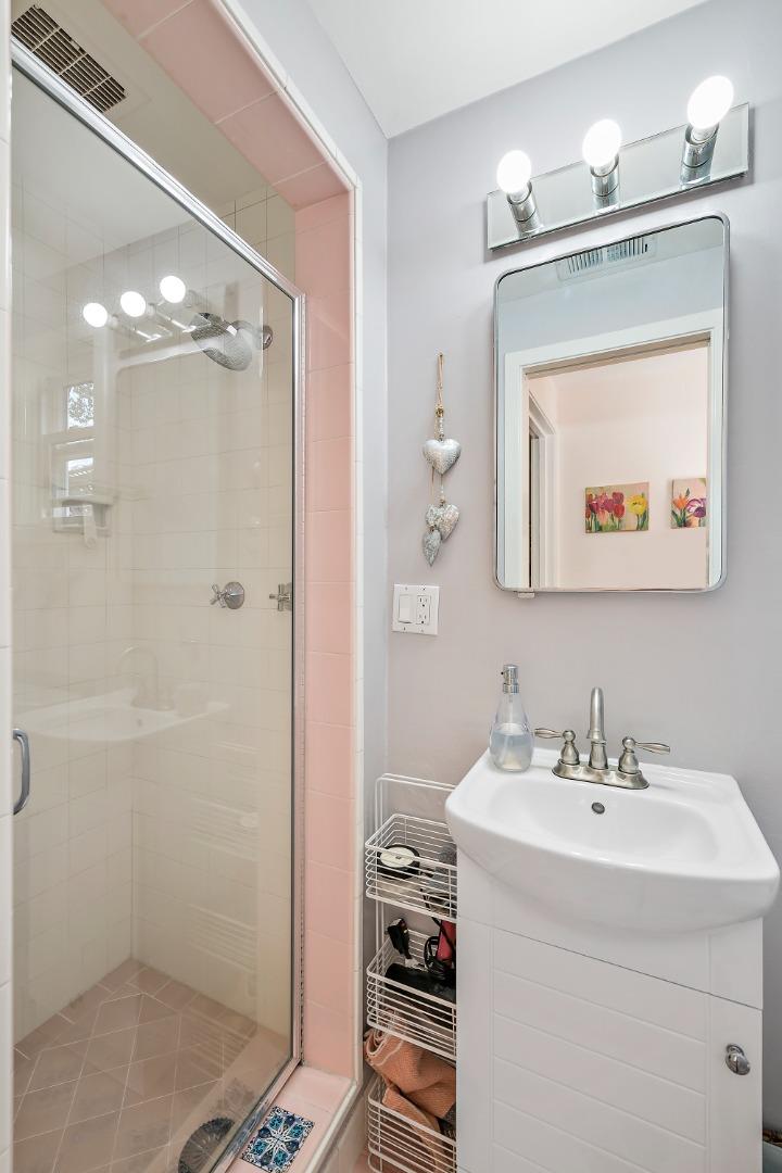 Detail Gallery Image 17 of 25 For 610 Kenwood Dr, Menlo Park,  CA 94025 - 3 Beds | 2 Baths