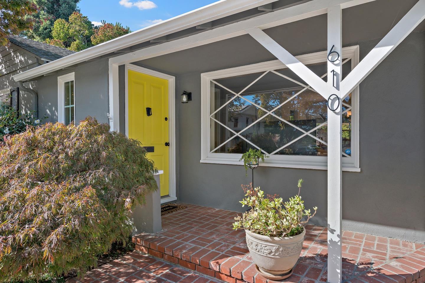 Detail Gallery Image 3 of 25 For 610 Kenwood Dr, Menlo Park,  CA 94025 - 3 Beds | 2 Baths