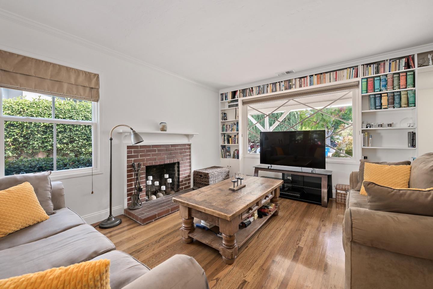 Detail Gallery Image 5 of 25 For 610 Kenwood Dr, Menlo Park,  CA 94025 - 3 Beds | 2 Baths