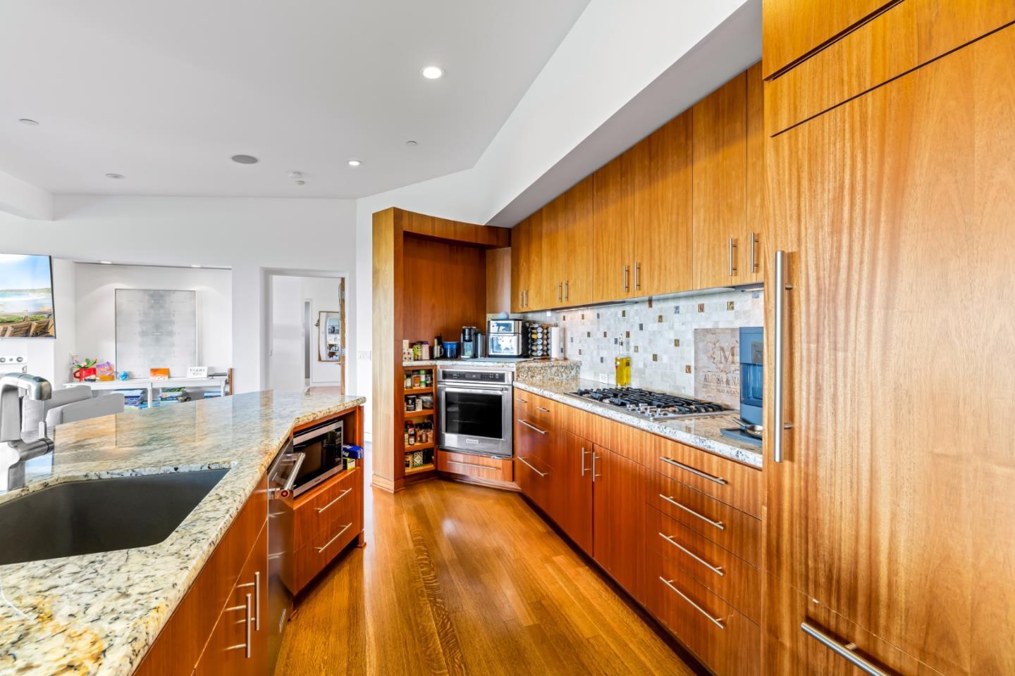 Detail Gallery Image 13 of 30 For 24497 San Mateo Ave, Carmel,  CA 93923 - 3 Beds | 3 Baths