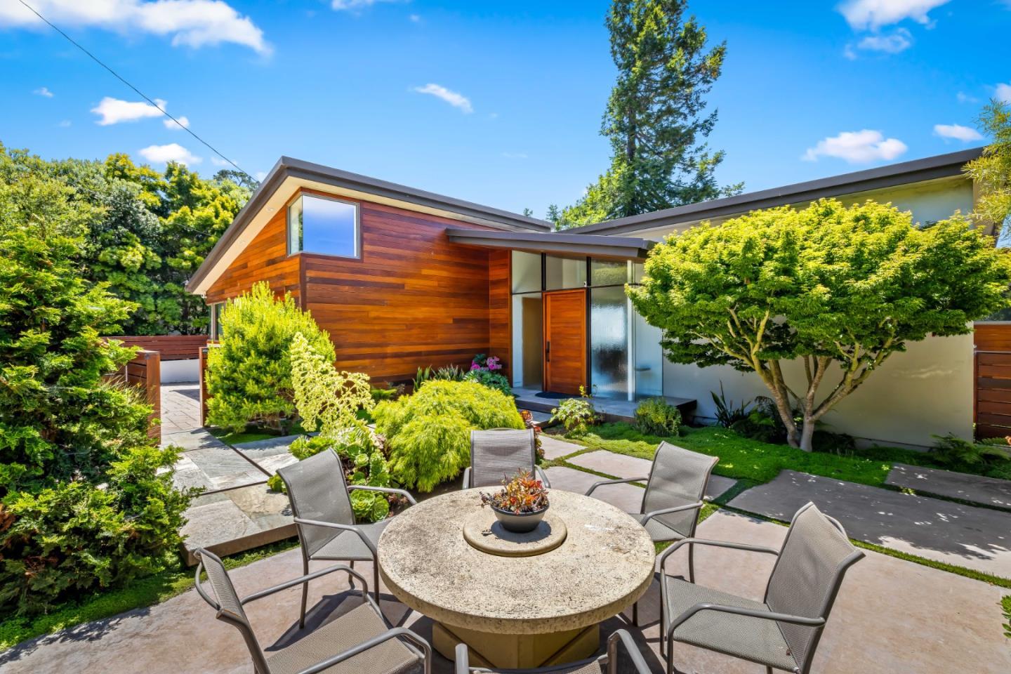 Detail Gallery Image 25 of 30 For 24497 San Mateo Ave, Carmel,  CA 93923 - 3 Beds | 3 Baths