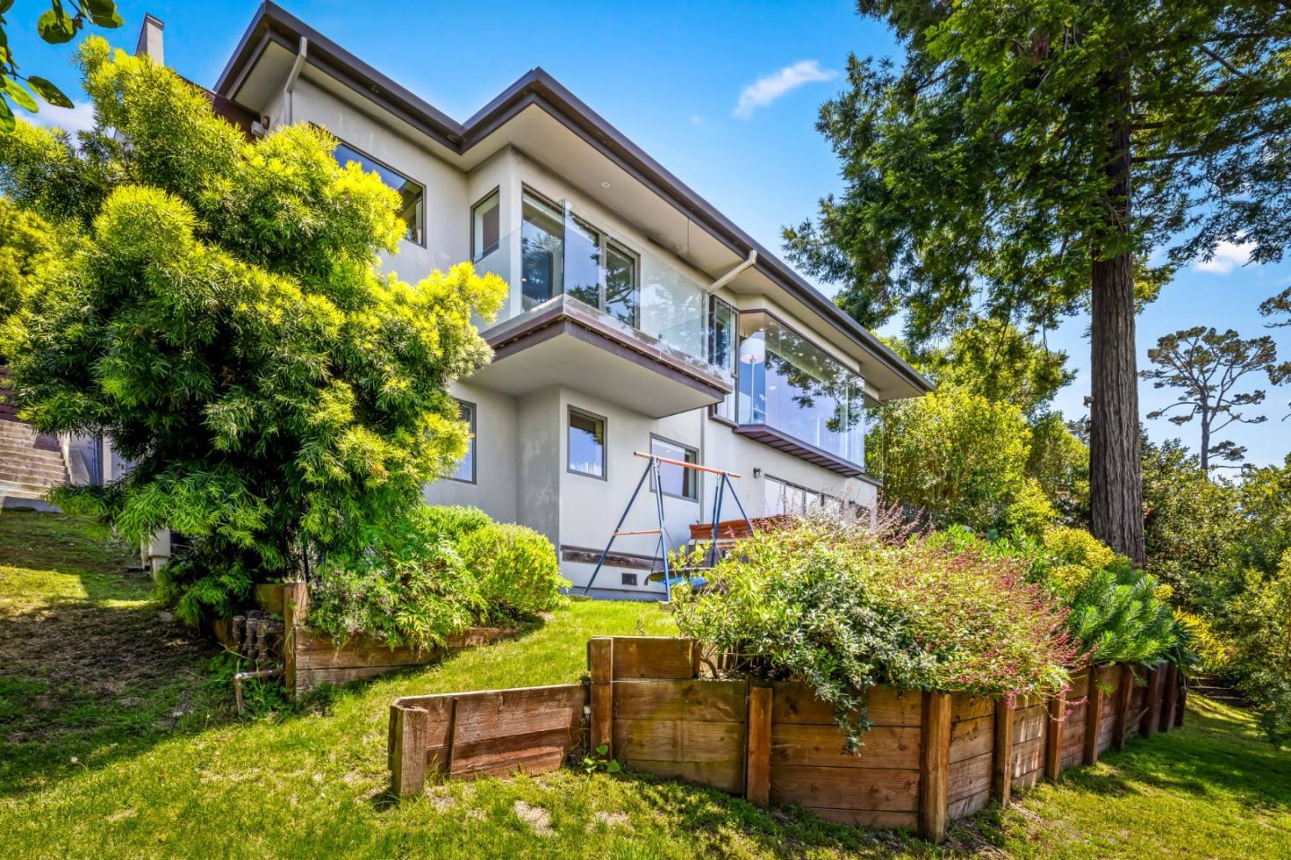 Detail Gallery Image 29 of 30 For 24497 San Mateo Ave, Carmel,  CA 93923 - 3 Beds | 3 Baths