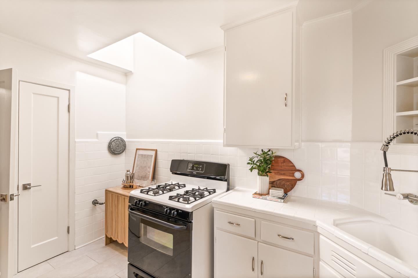 Detail Gallery Image 10 of 33 For 532 Ramsell St, San Francisco,  CA 94132 - 2 Beds | 1 Baths