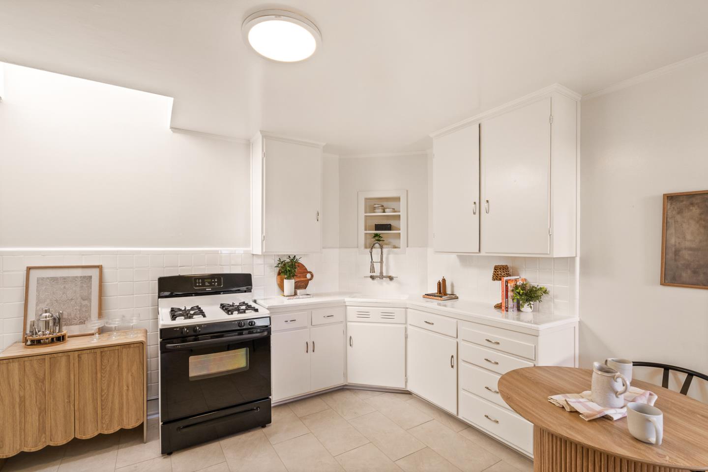 Detail Gallery Image 8 of 33 For 532 Ramsell St, San Francisco,  CA 94132 - 2 Beds | 1 Baths