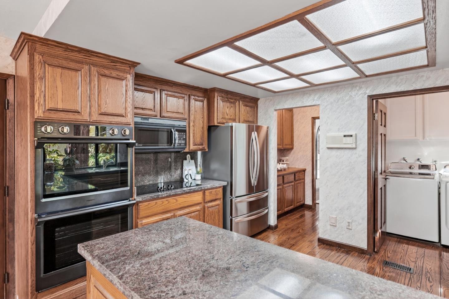 Detail Gallery Image 12 of 38 For 1281 Windimer Dr, Los Altos,  CA 94024 - 4 Beds | 3 Baths