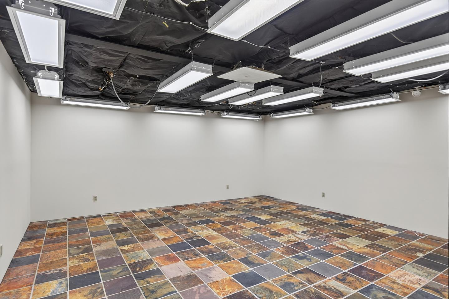 Detail Gallery Image 29 of 38 For 1281 Windimer Dr, Los Altos,  CA 94024 - 4 Beds | 3 Baths