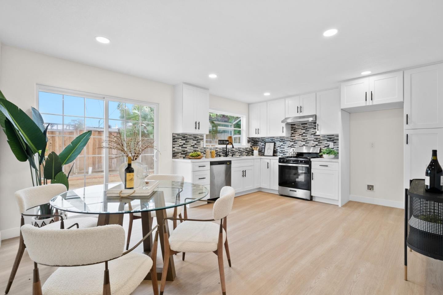 Detail Gallery Image 13 of 61 For 5138 Vera Ln, San Jose,  CA 95111 - 3 Beds | 2 Baths