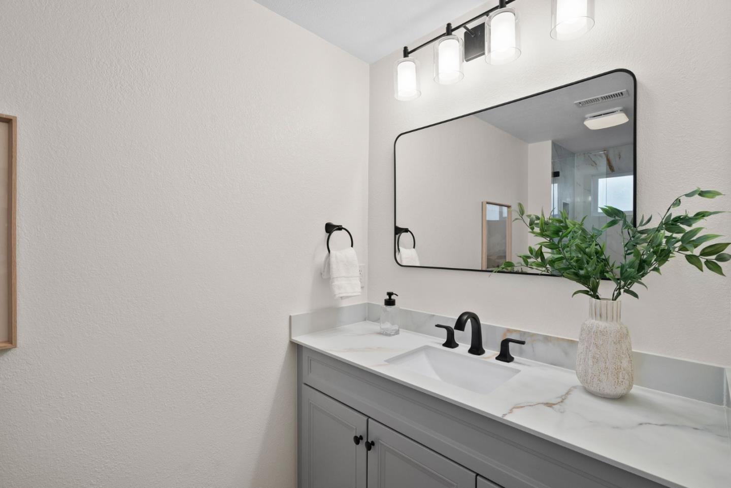 Detail Gallery Image 27 of 61 For 5138 Vera Ln, San Jose,  CA 95111 - 3 Beds | 2 Baths