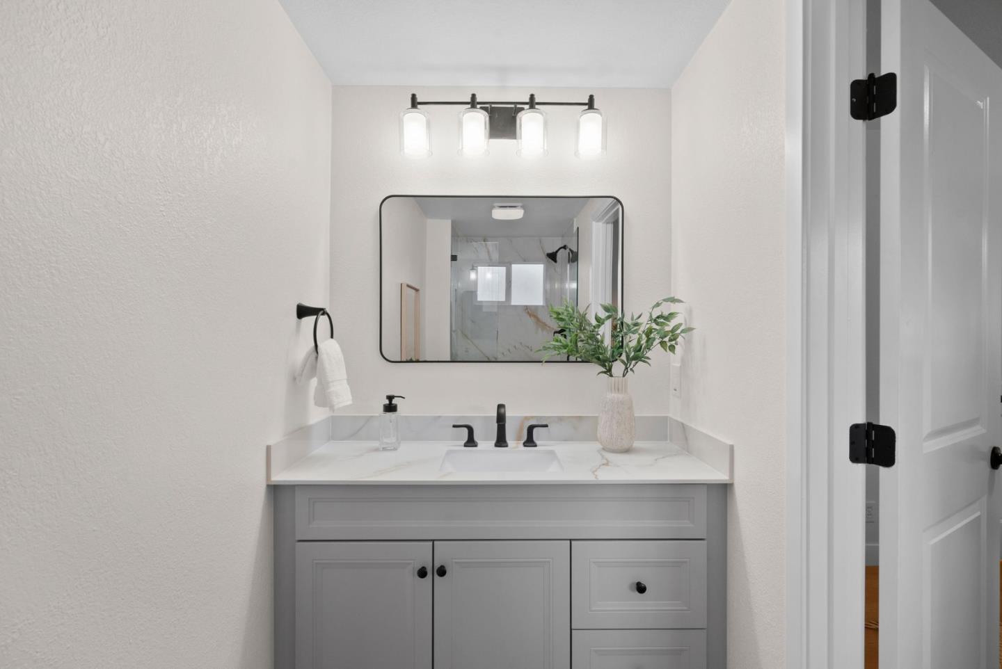 Detail Gallery Image 28 of 61 For 5138 Vera Ln, San Jose,  CA 95111 - 3 Beds | 2 Baths