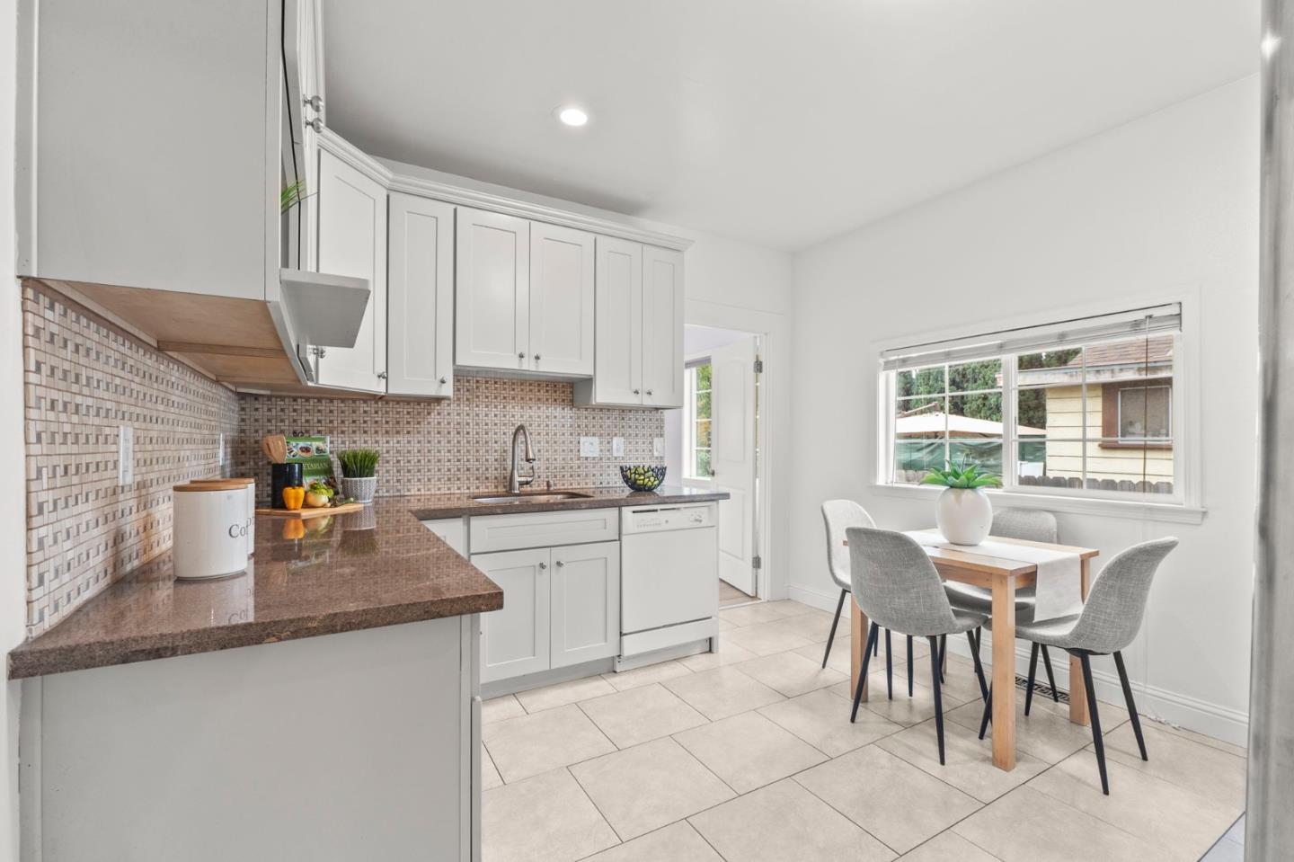 Detail Gallery Image 12 of 41 For 816 N 13th St, San Jose,  CA 95112 - – Beds | – Baths