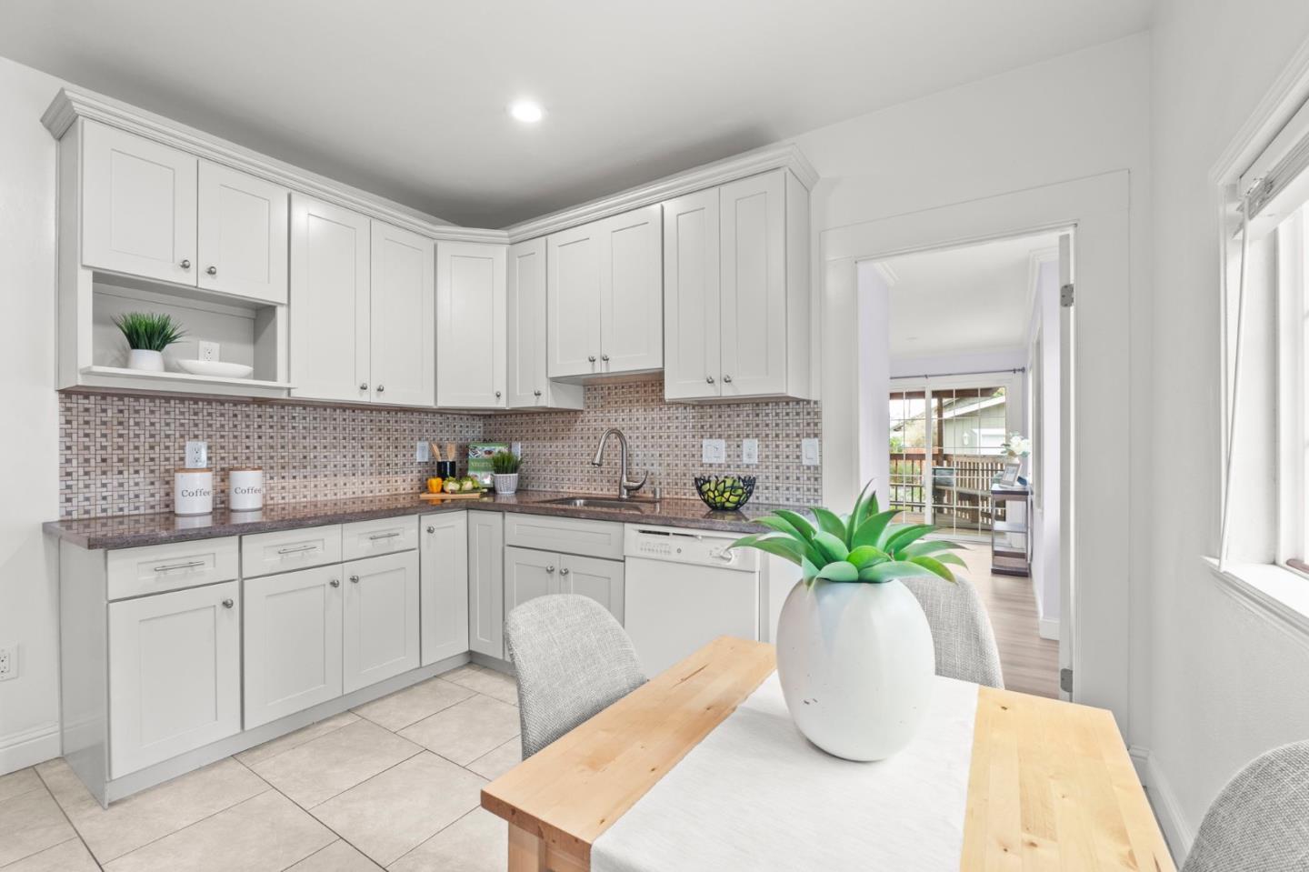 Detail Gallery Image 14 of 41 For 816 N 13th St, San Jose,  CA 95112 - – Beds | – Baths