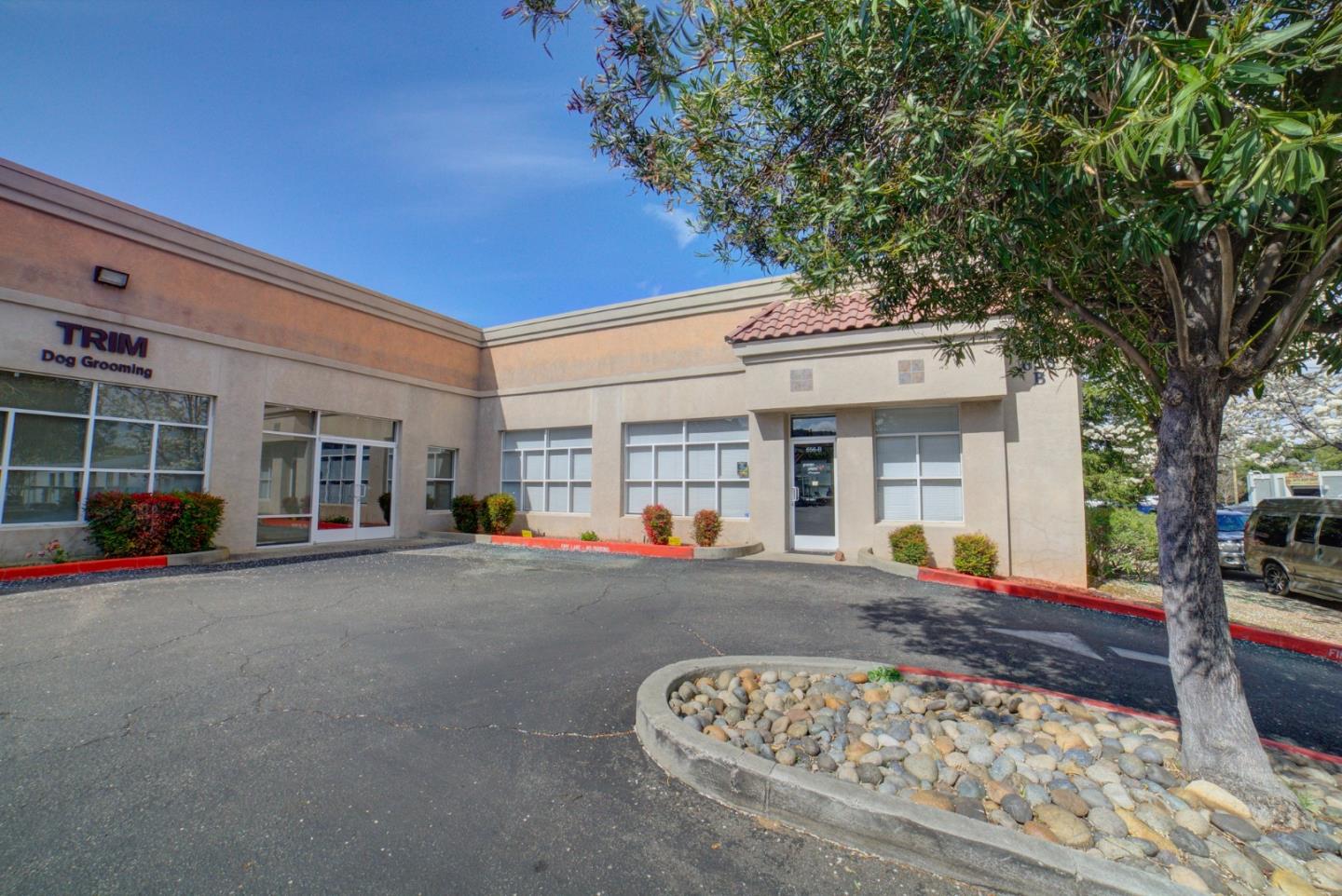 Detail Gallery Image 5 of 19 For 652-656 N Santa Cruz Ave, Los Gatos,  CA 95030 - – Beds | – Baths