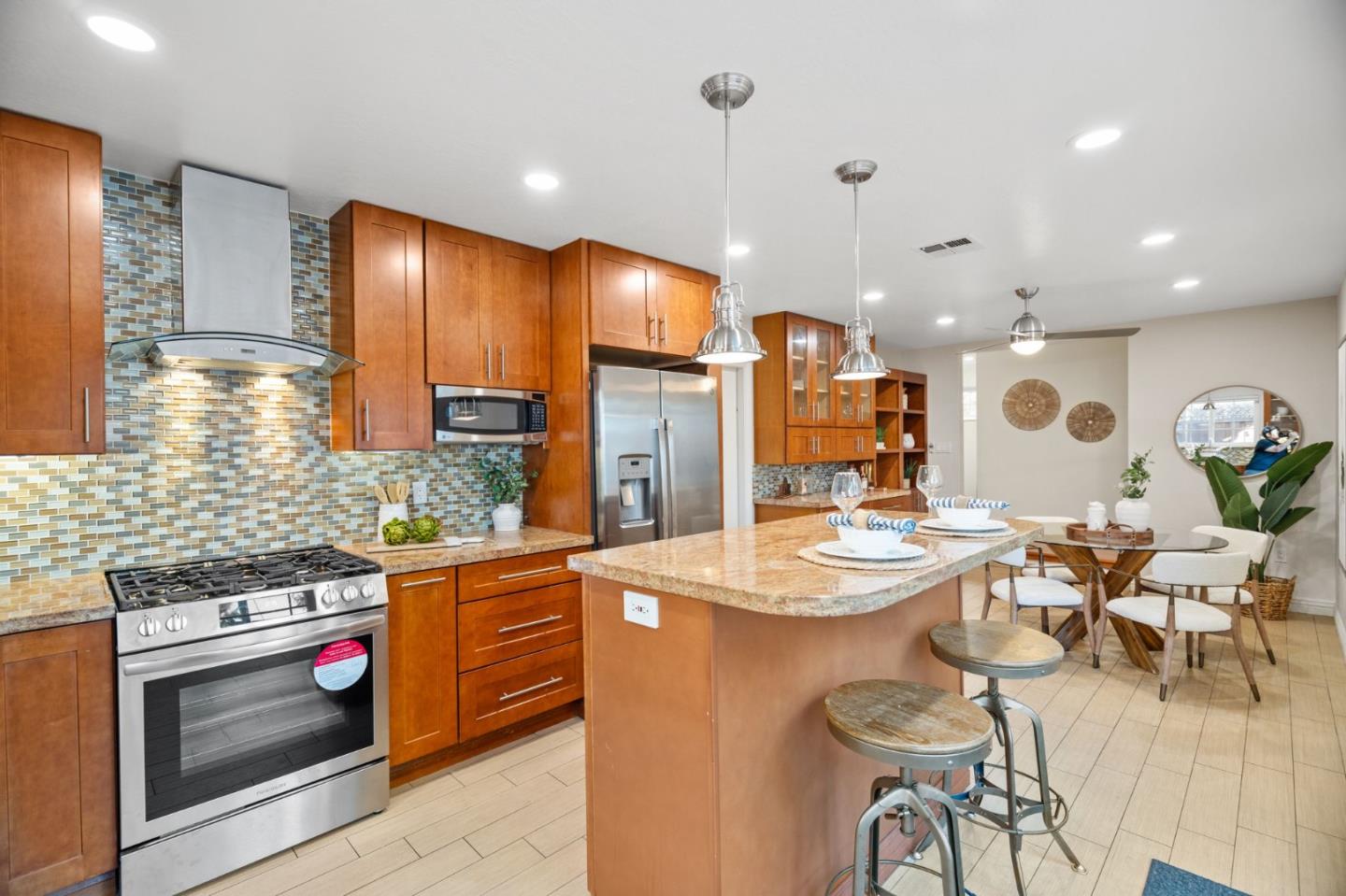 Detail Gallery Image 13 of 69 For 181 Manton Dr, San Jose,  CA 95123 - 4 Beds | 2 Baths