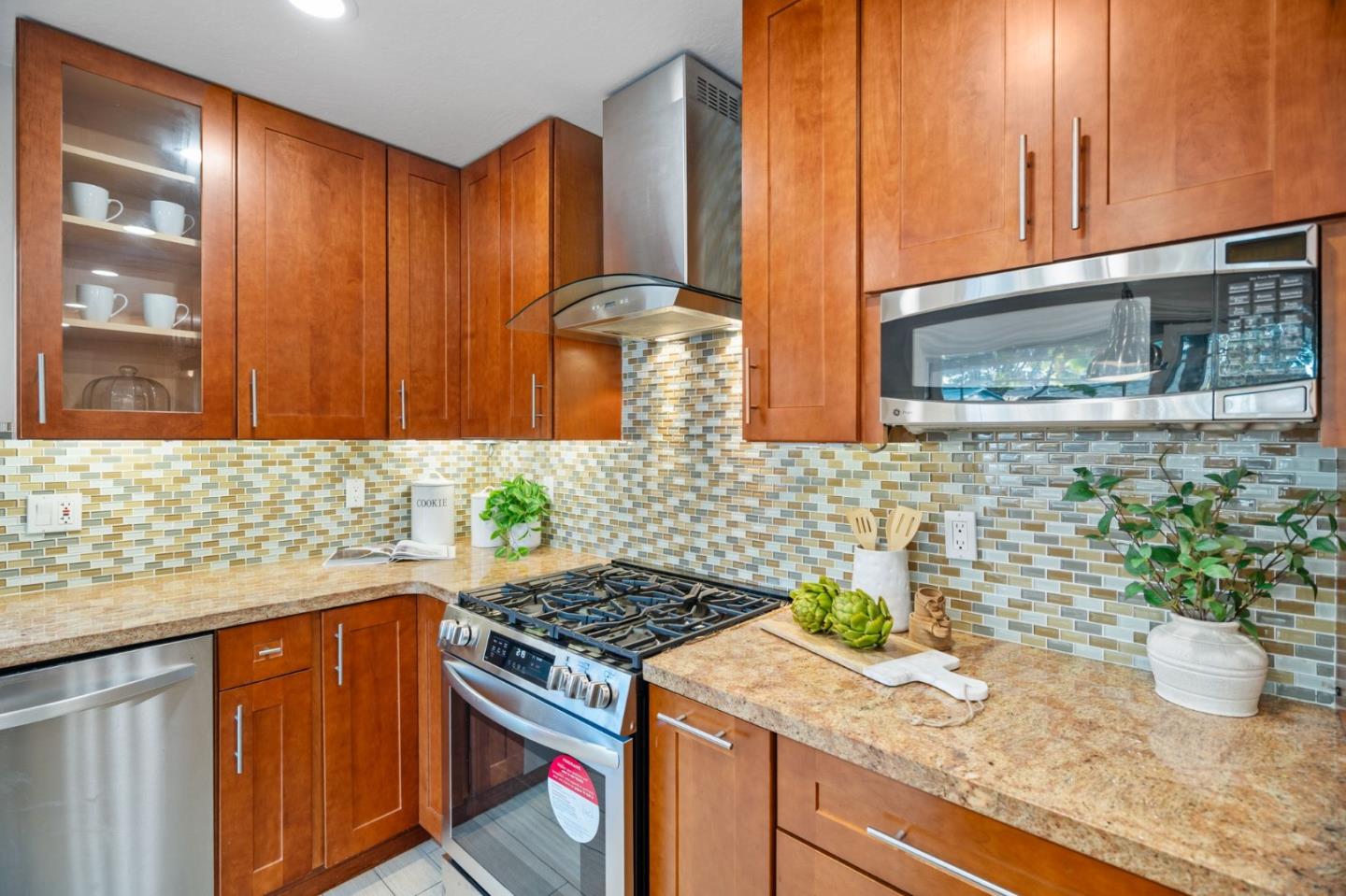 Detail Gallery Image 17 of 69 For 181 Manton Dr, San Jose,  CA 95123 - 4 Beds | 2 Baths