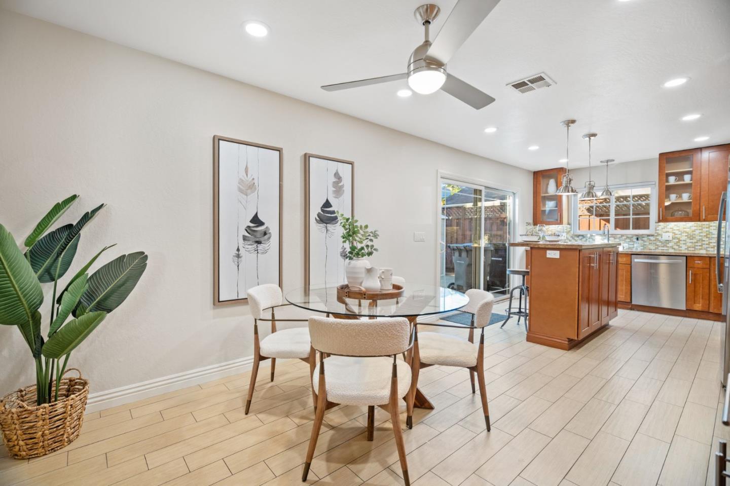 Detail Gallery Image 18 of 69 For 181 Manton Dr, San Jose,  CA 95123 - 4 Beds | 2 Baths