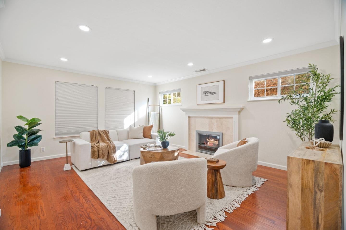 Detail Gallery Image 9 of 69 For 181 Manton Dr, San Jose,  CA 95123 - 4 Beds | 2 Baths