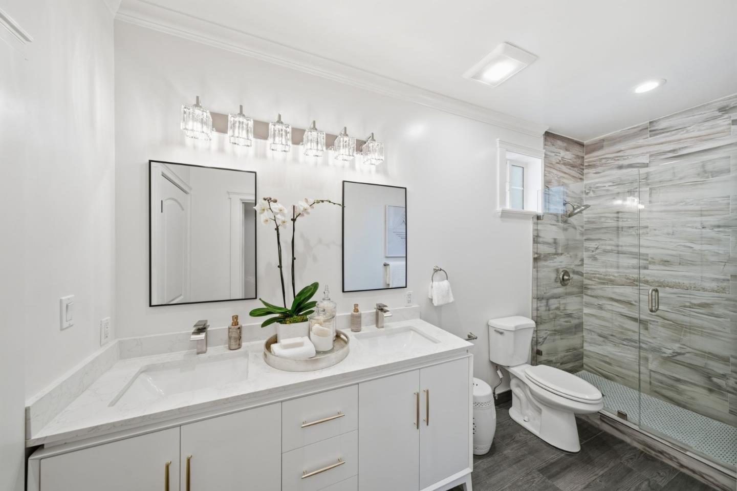 Detail Gallery Image 23 of 43 For 29 Bloomfield Rd, Burlingame,  CA 94010 - 4 Beds | 4 Baths