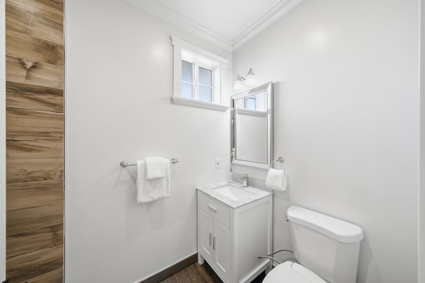 Detail Gallery Image 25 of 43 For 29 Bloomfield Rd, Burlingame,  CA 94010 - 4 Beds | 4 Baths