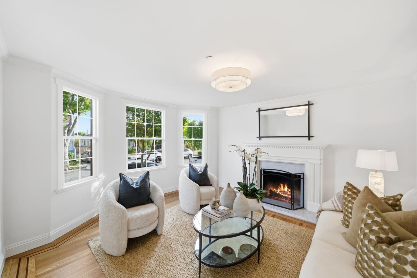 Detail Gallery Image 6 of 43 For 29 Bloomfield Rd, Burlingame,  CA 94010 - 4 Beds | 4 Baths