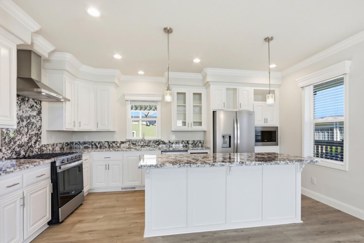 Detail Gallery Image 11 of 30 For 2629 Whispering Hills Cir #2629,  San Jose,  CA 95148 - 3 Beds | 3 Baths