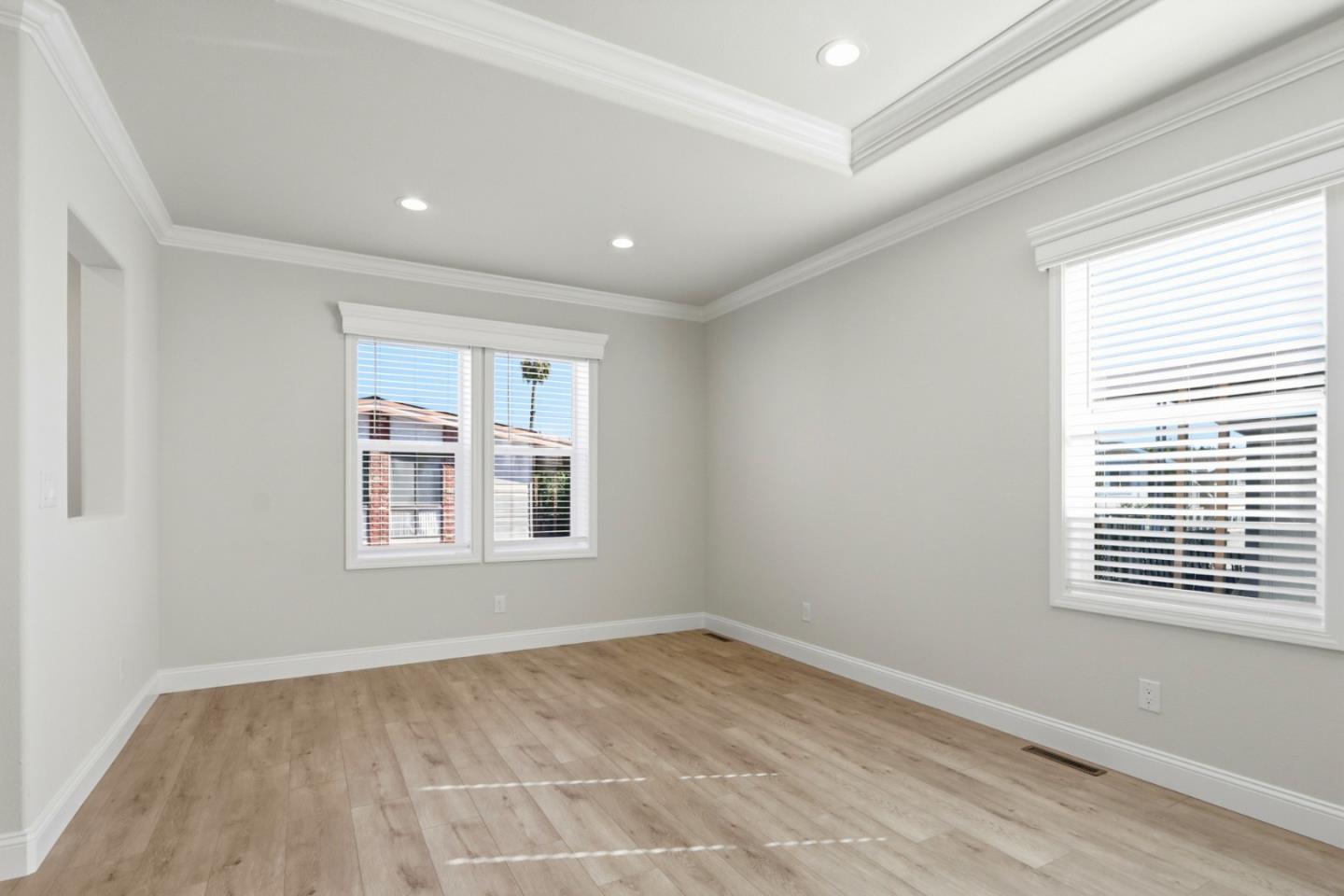 Detail Gallery Image 14 of 30 For 2629 Whispering Hills Cir #2629,  San Jose,  CA 95148 - 3 Beds | 3 Baths