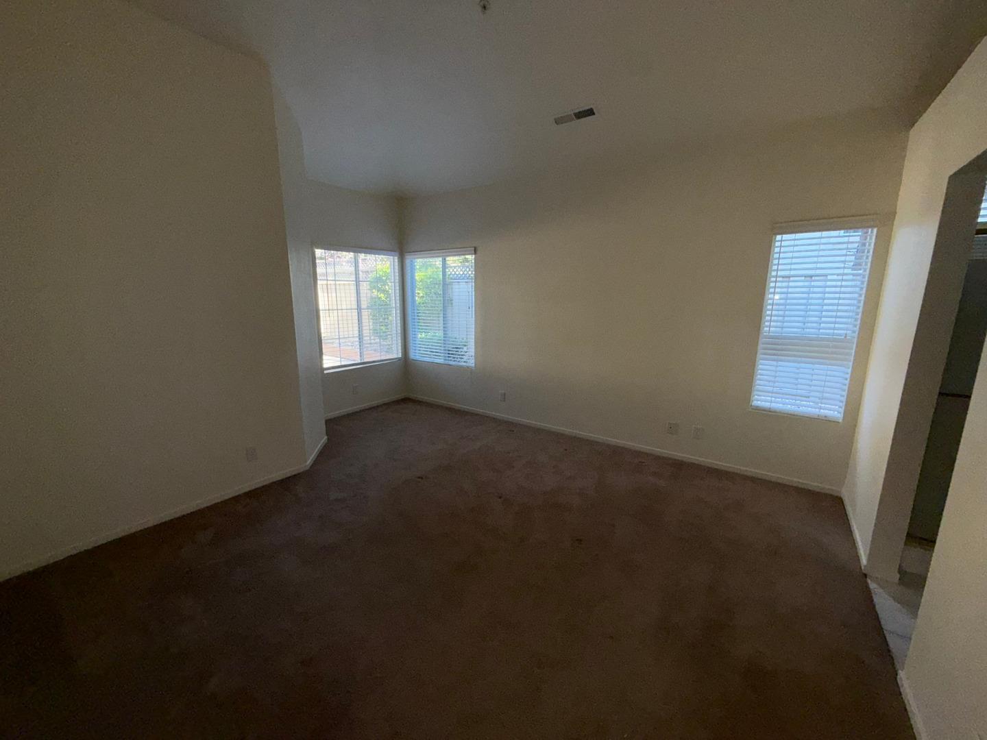 Detail Gallery Image 12 of 32 For 19371 Acclaim Dr, Salinas,  CA 93908 - 3 Beds | 2 Baths