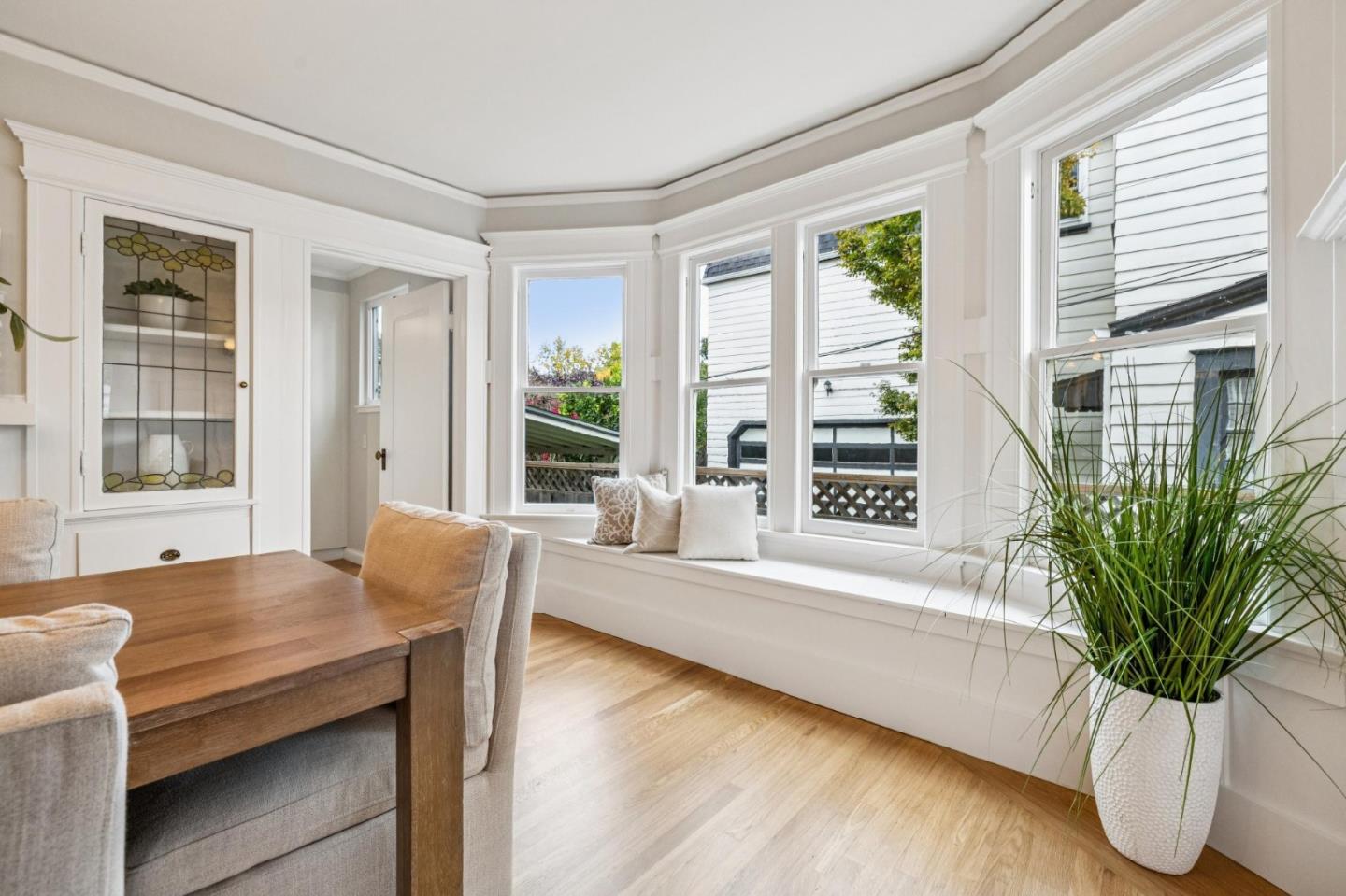 Detail Gallery Image 32 of 90 For 712 Crossway Rd, Burlingame,  CA 94010 - 3 Beds | 3 Baths