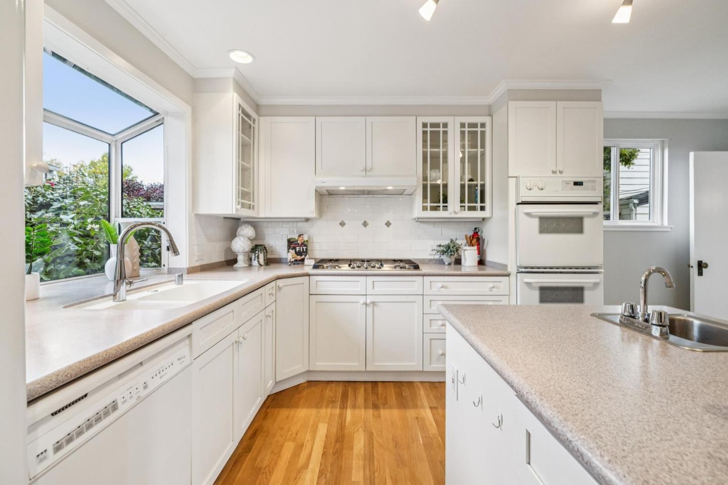 Detail Gallery Image 38 of 90 For 712 Crossway Rd, Burlingame,  CA 94010 - 3 Beds | 3 Baths