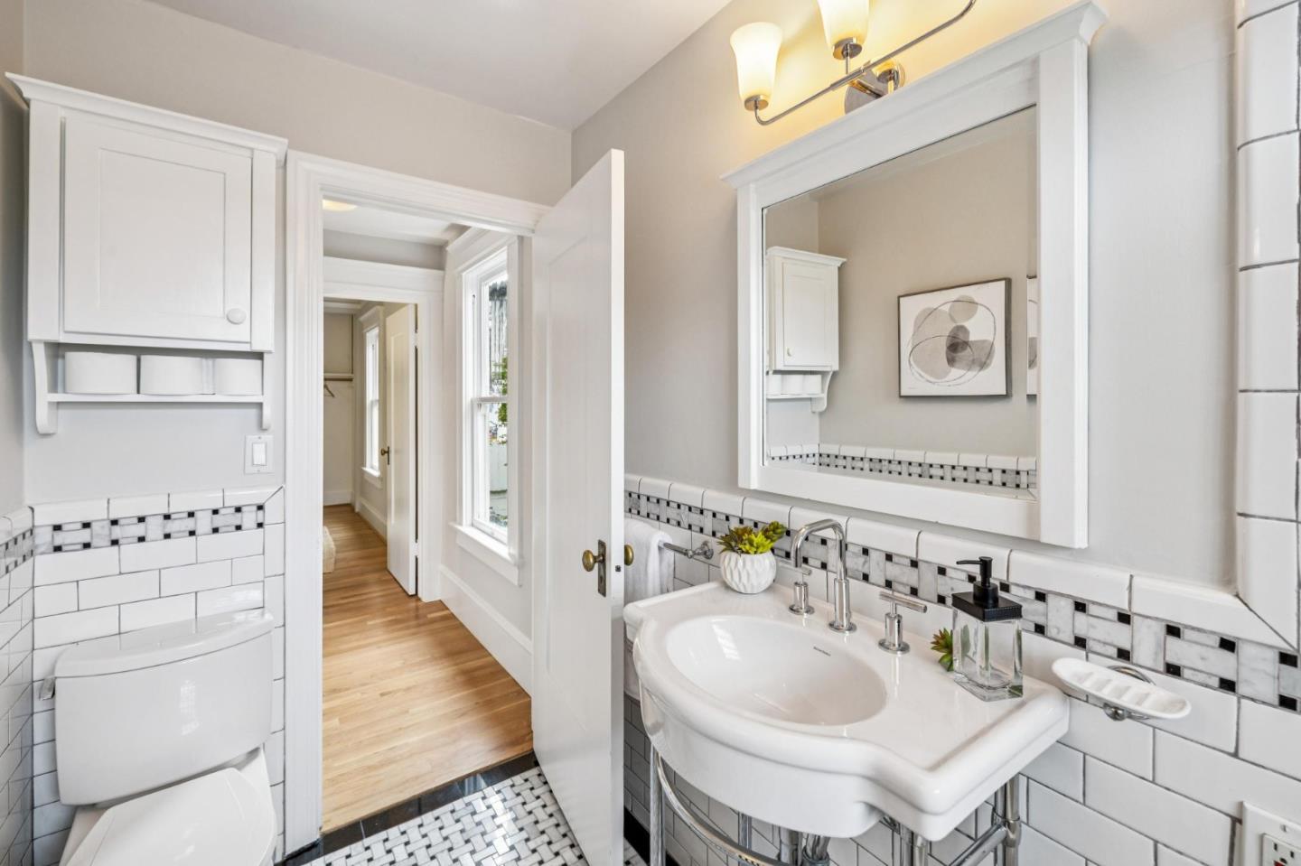 Detail Gallery Image 47 of 90 For 712 Crossway Rd, Burlingame,  CA 94010 - 3 Beds | 3 Baths