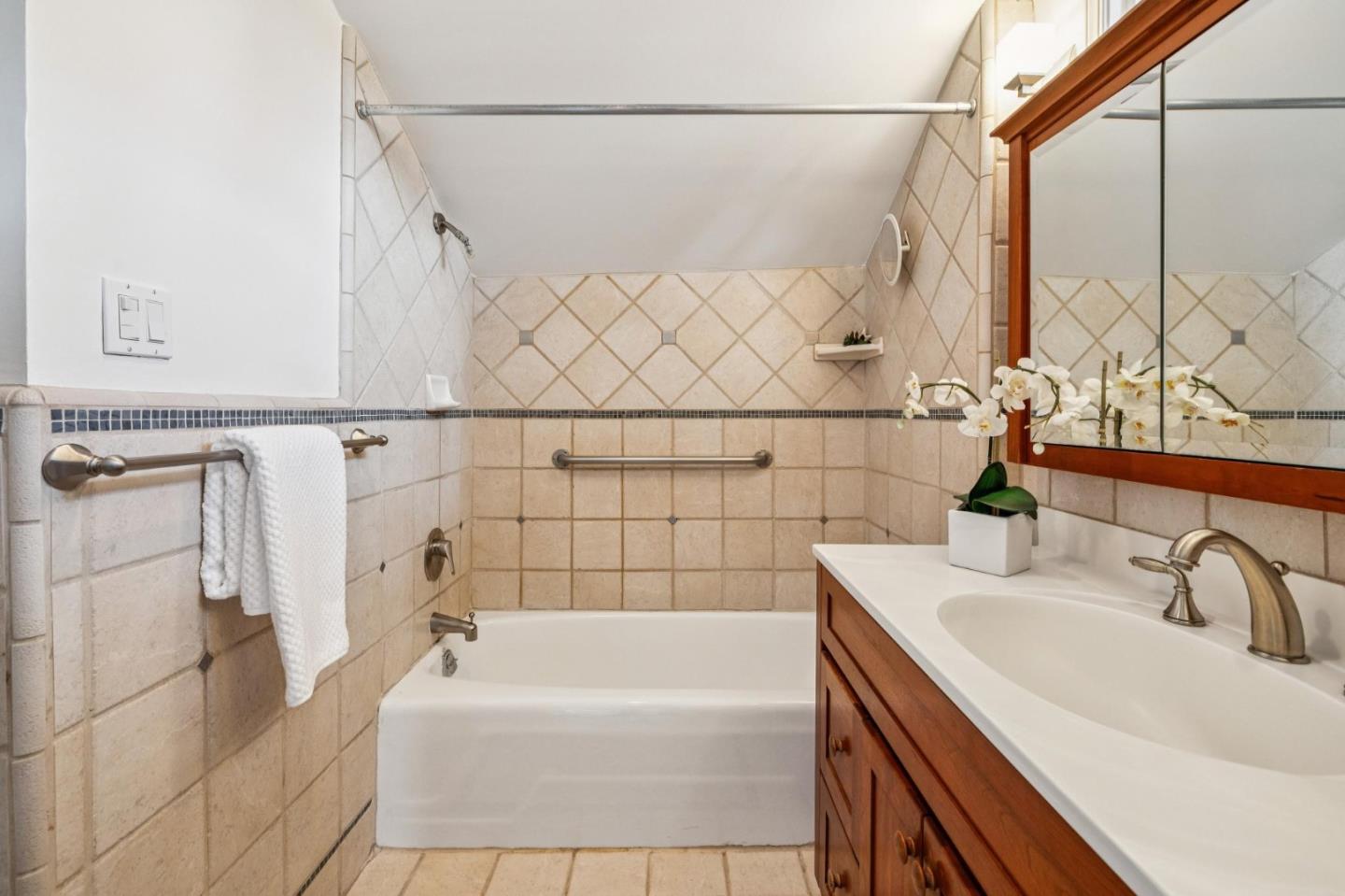 Detail Gallery Image 63 of 90 For 712 Crossway Rd, Burlingame,  CA 94010 - 3 Beds | 3 Baths