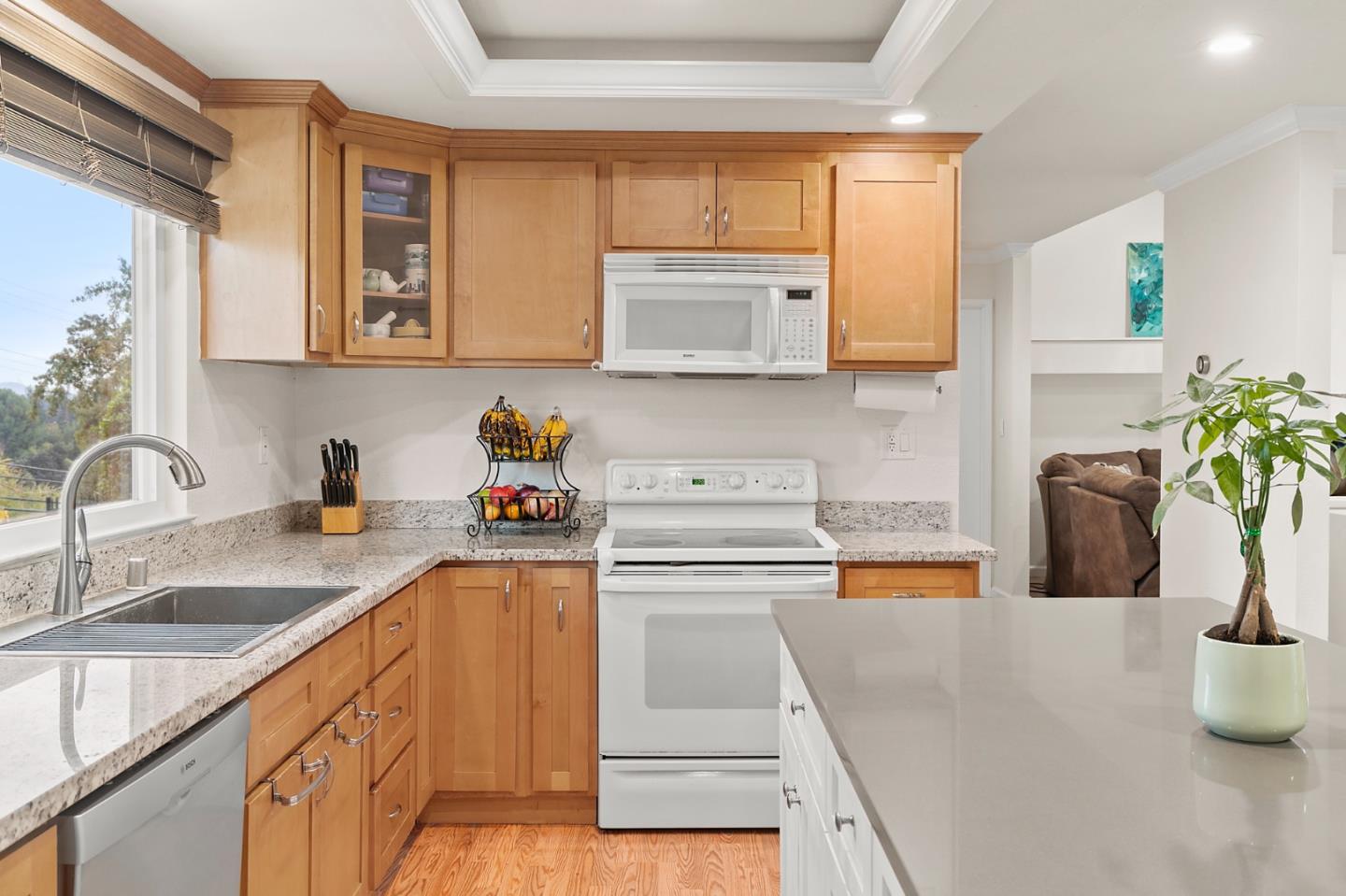 Detail Gallery Image 10 of 37 For 4861 Rahway Dr, San Jose,  CA 95111 - 3 Beds | 2/1 Baths