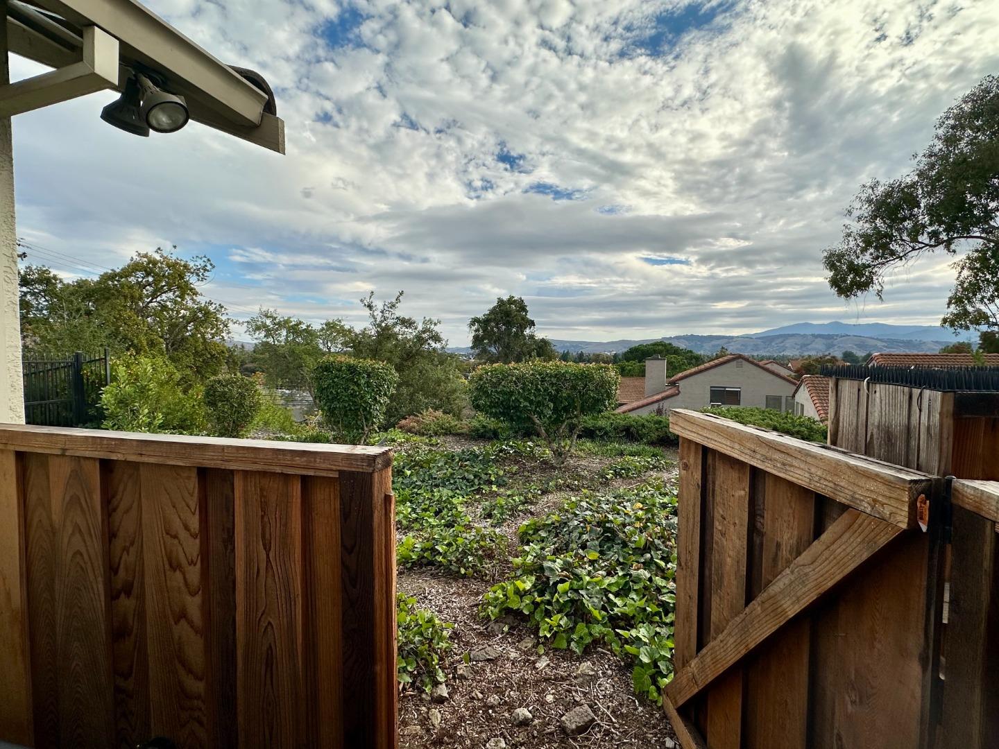 Detail Gallery Image 27 of 37 For 4861 Rahway Dr, San Jose,  CA 95111 - 3 Beds | 2/1 Baths