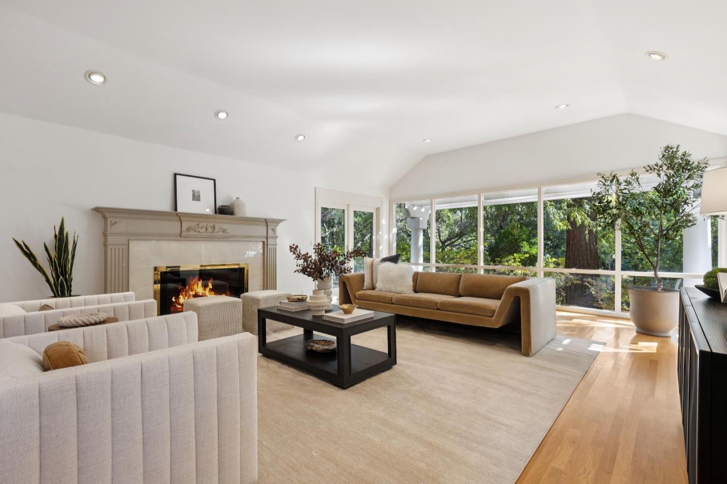 Detail Gallery Image 10 of 43 For 300 Glendale Rd, Hillsborough,  CA 94010 - 5 Beds | 4/1 Baths