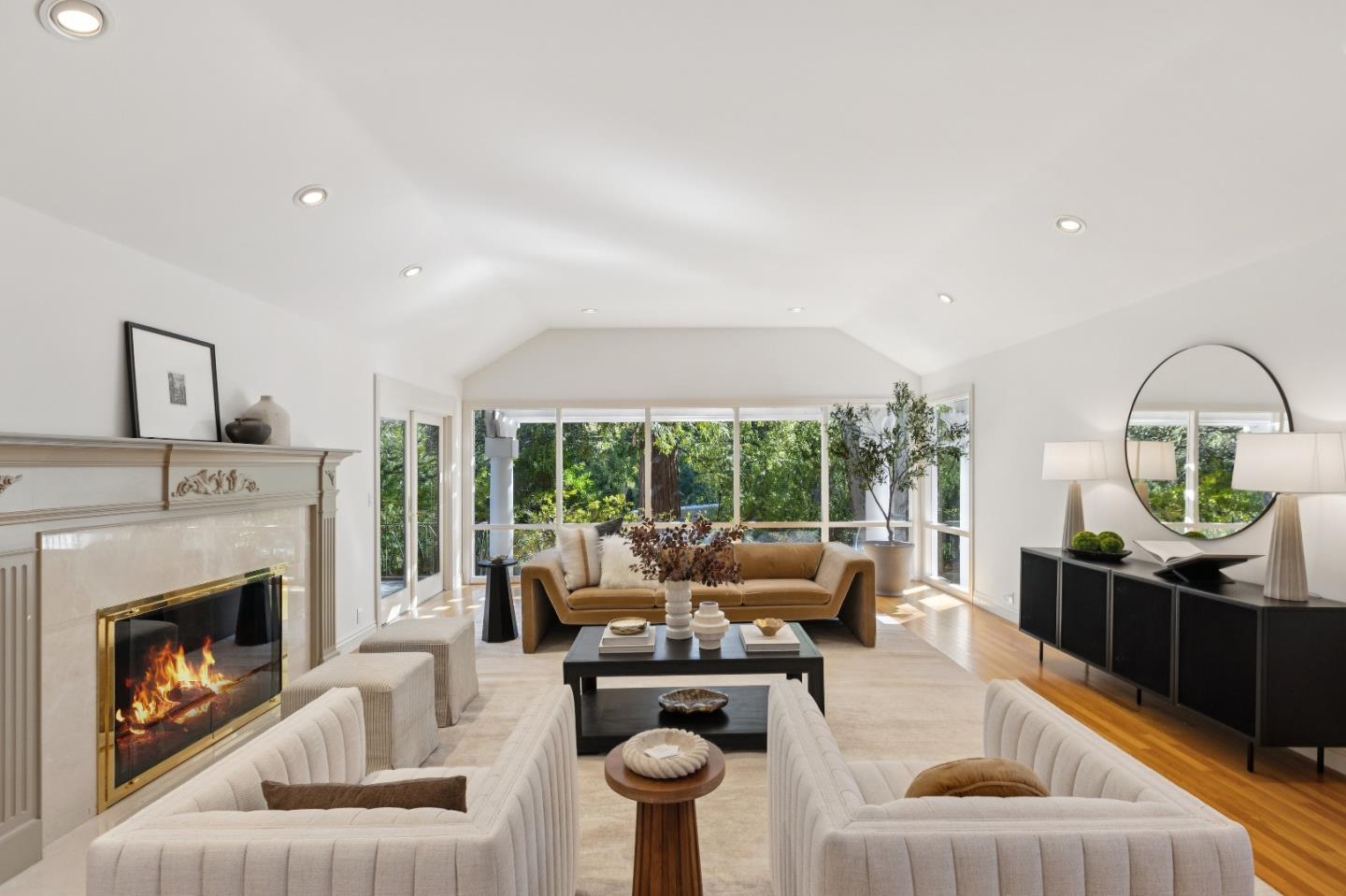 Detail Gallery Image 11 of 43 For 300 Glendale Rd, Hillsborough,  CA 94010 - 5 Beds | 4/1 Baths